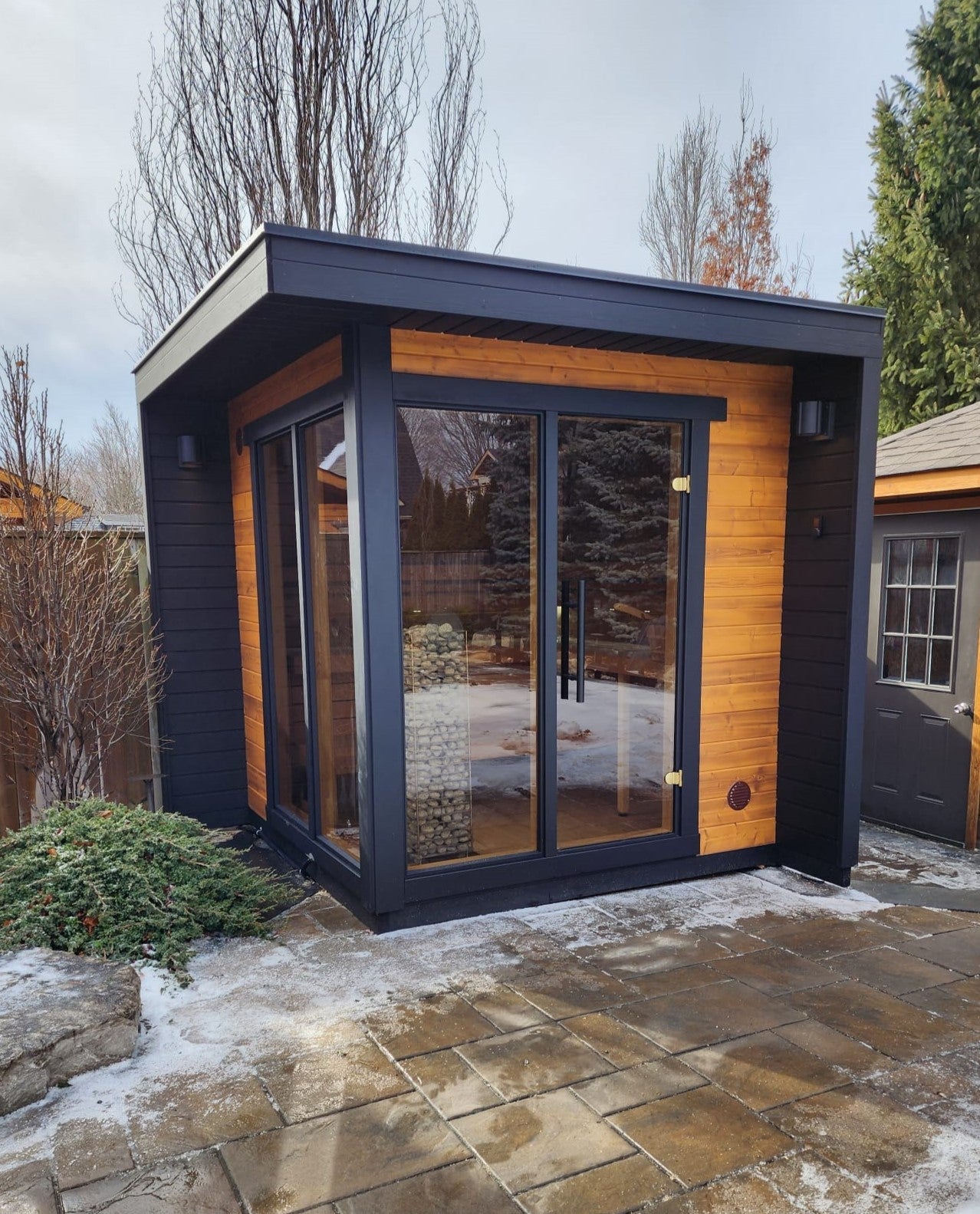 leil-patio-s-gartensauna-239x239x240-fichte-thermoholz image 8