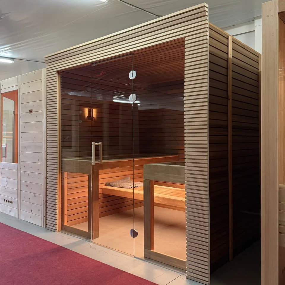 polarholz-kristall-bi-color-elementkabine-sauna-glasfront image 1