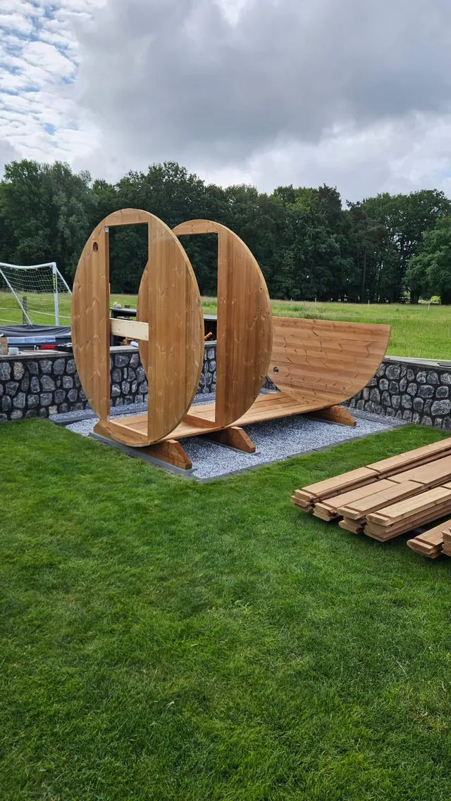 wellmia-montageservice-fasssauna-quadro-sauna-aufbau-vor-ort image 1