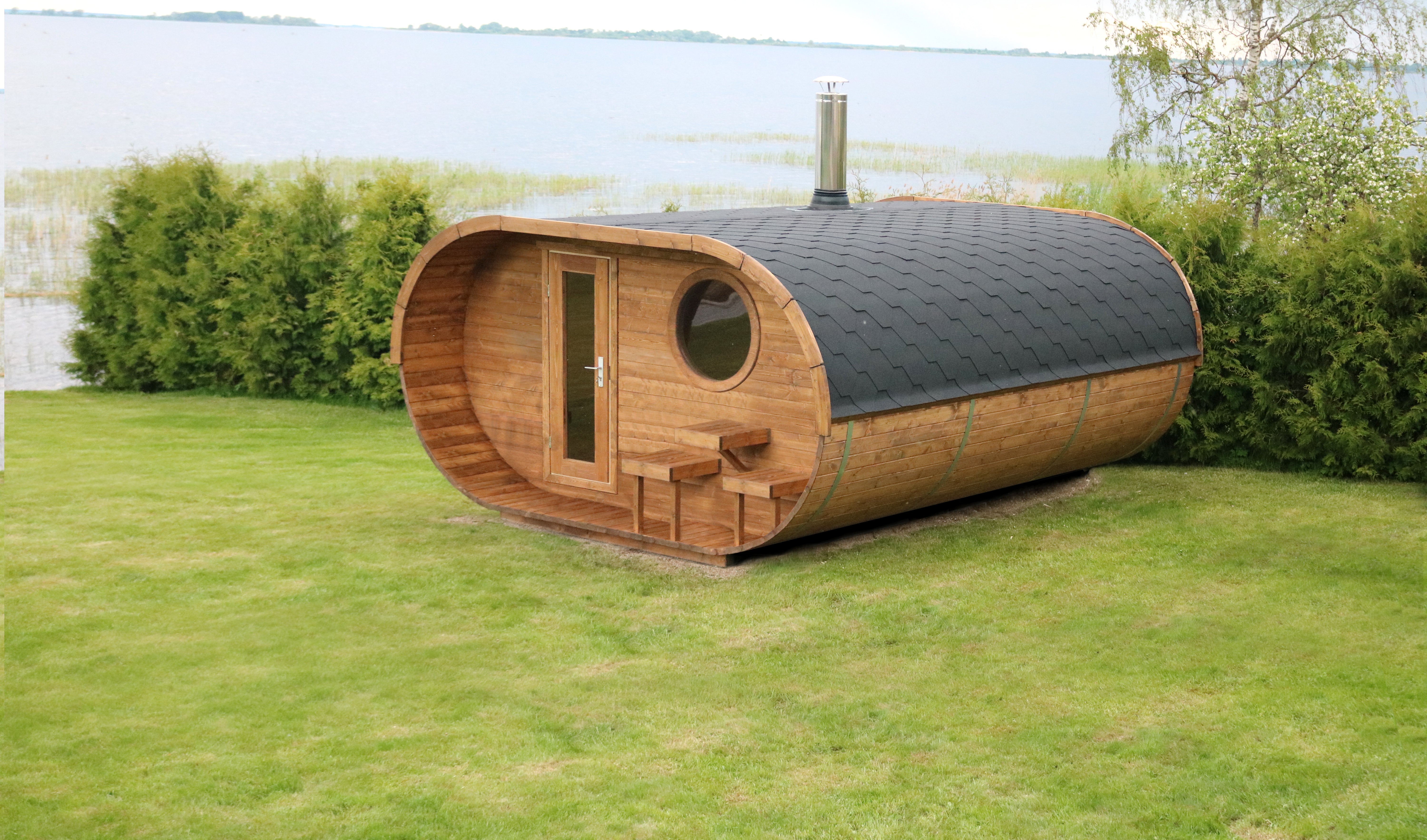 wellmia-oval-l-gartensauna-fichte-400x420-6-8-personen image 6