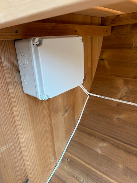 pequ-fasssauna-medium-vorraum-300cm-thermoholz-4-6-personen image 5