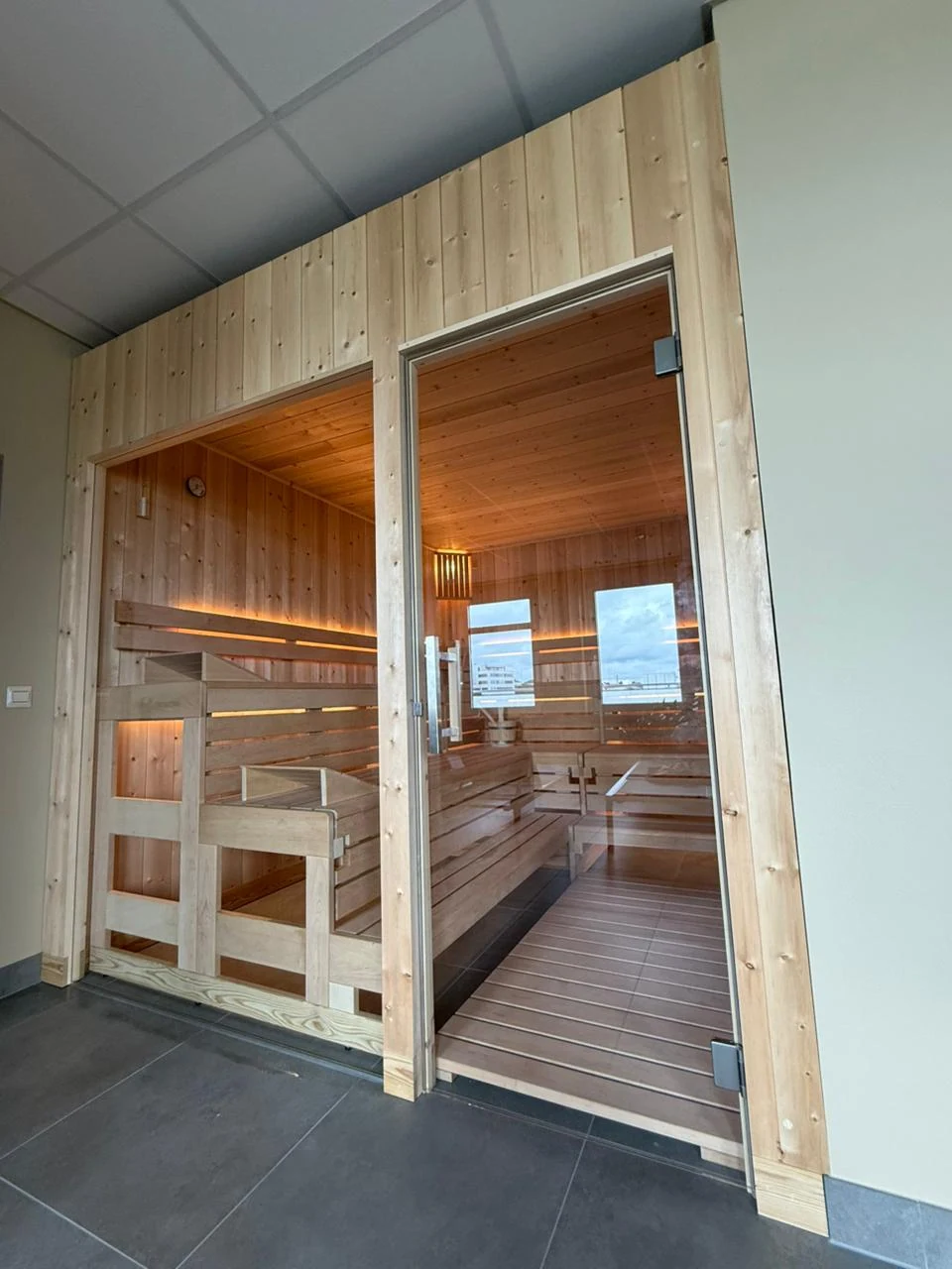 polarholz-gewerbliche-sauna-zirbe-standardsauna-festes-ma image 3