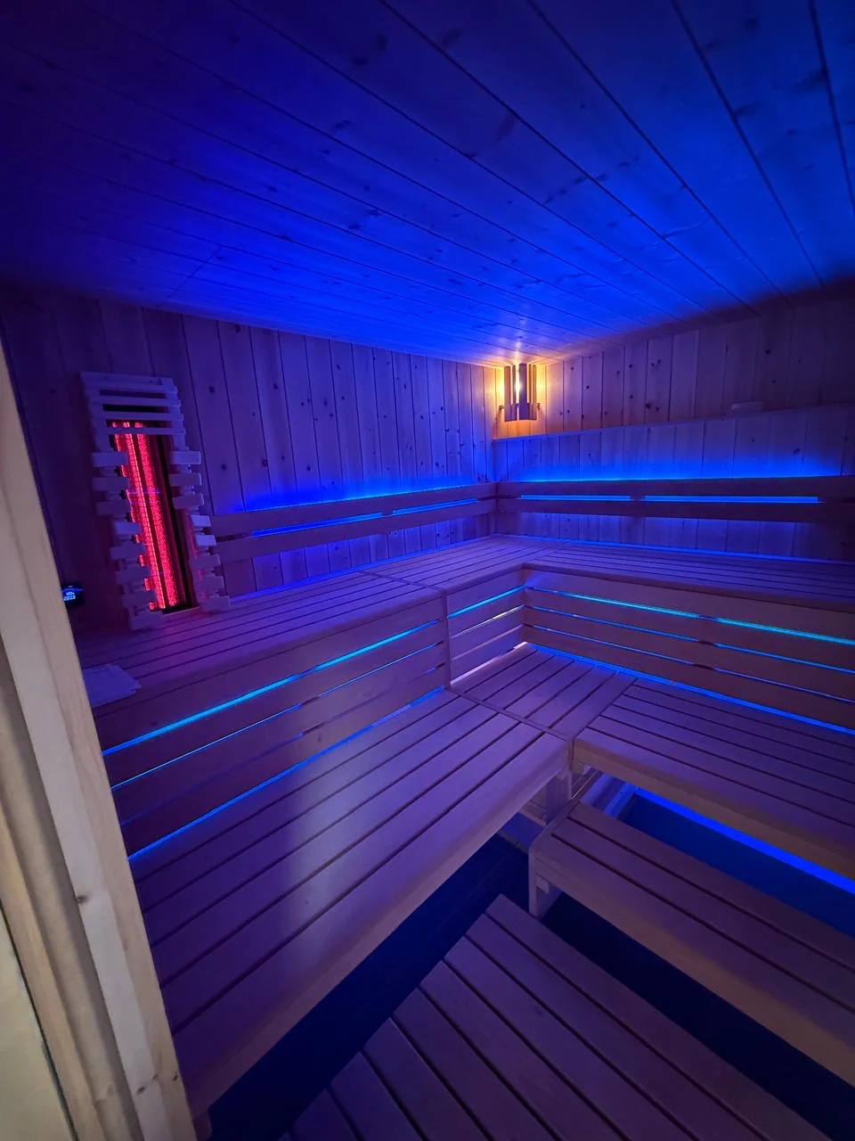 polarholz-gewerbliche-sauna-erle-300x250-6-7-personen image 4