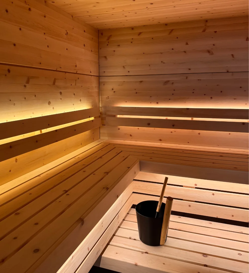 polarholz-kristall-aura-sauna-200x200-zirbe-glasfront image 3