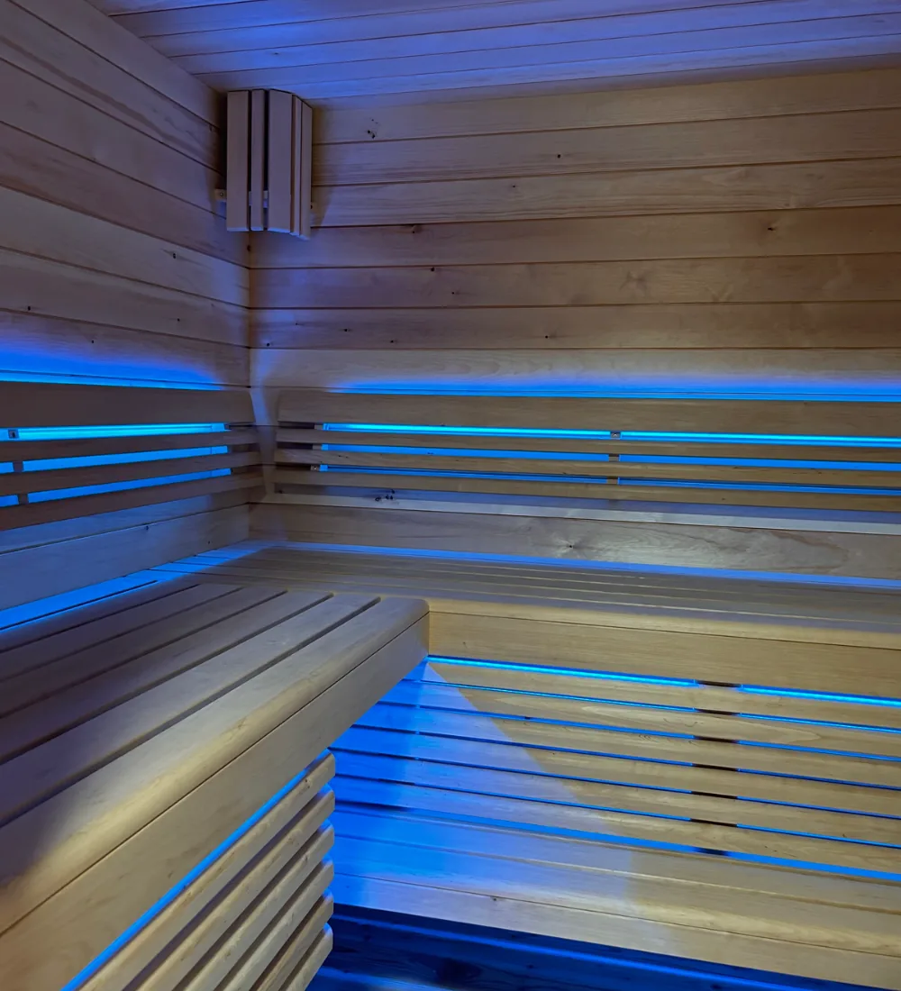 polarholz-gartensauna-vorraum-334x234-ausstellung-design image 4