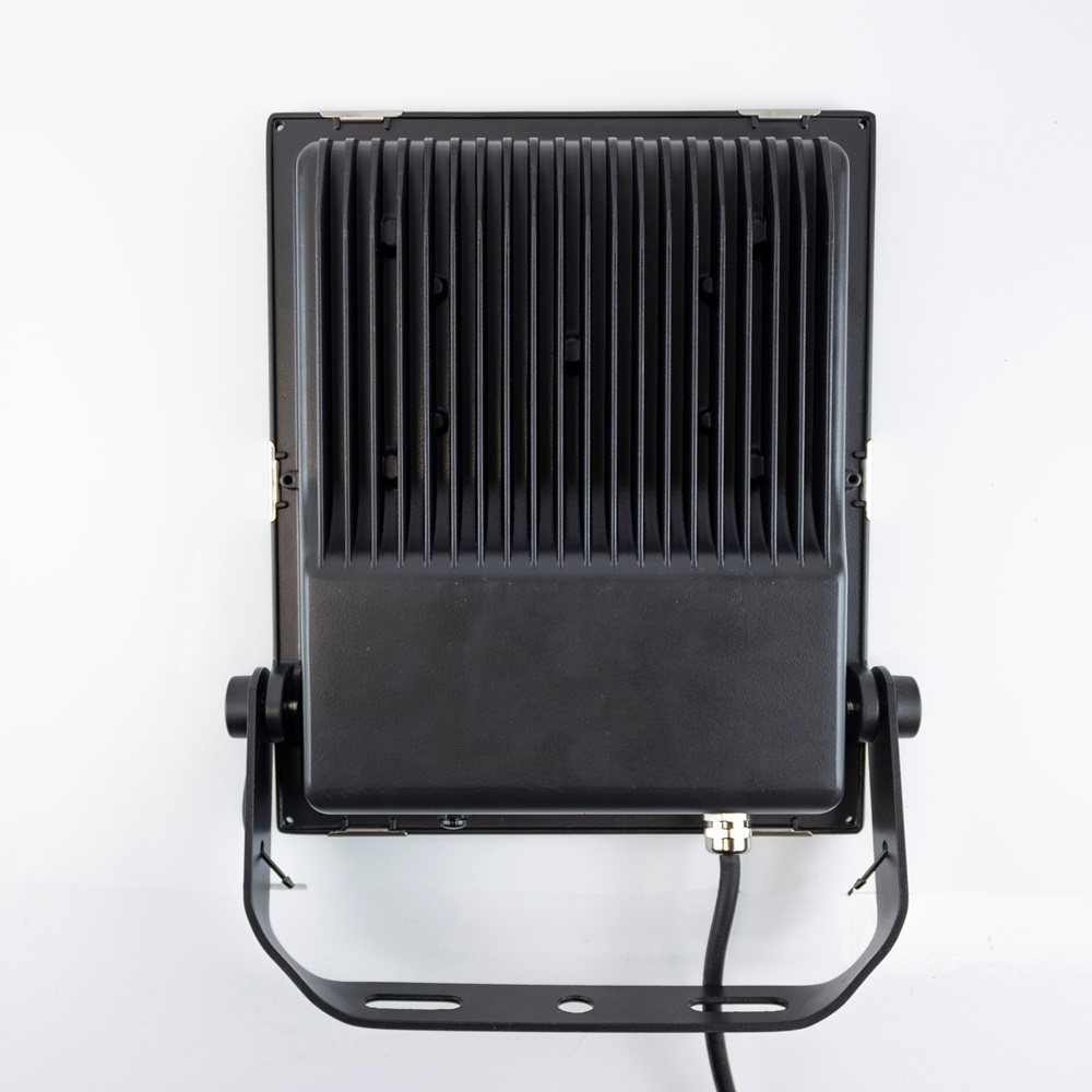 pequ-saunazubeh-r-wellmia-led-flutlicht-50w-rgb-ip65 image 3