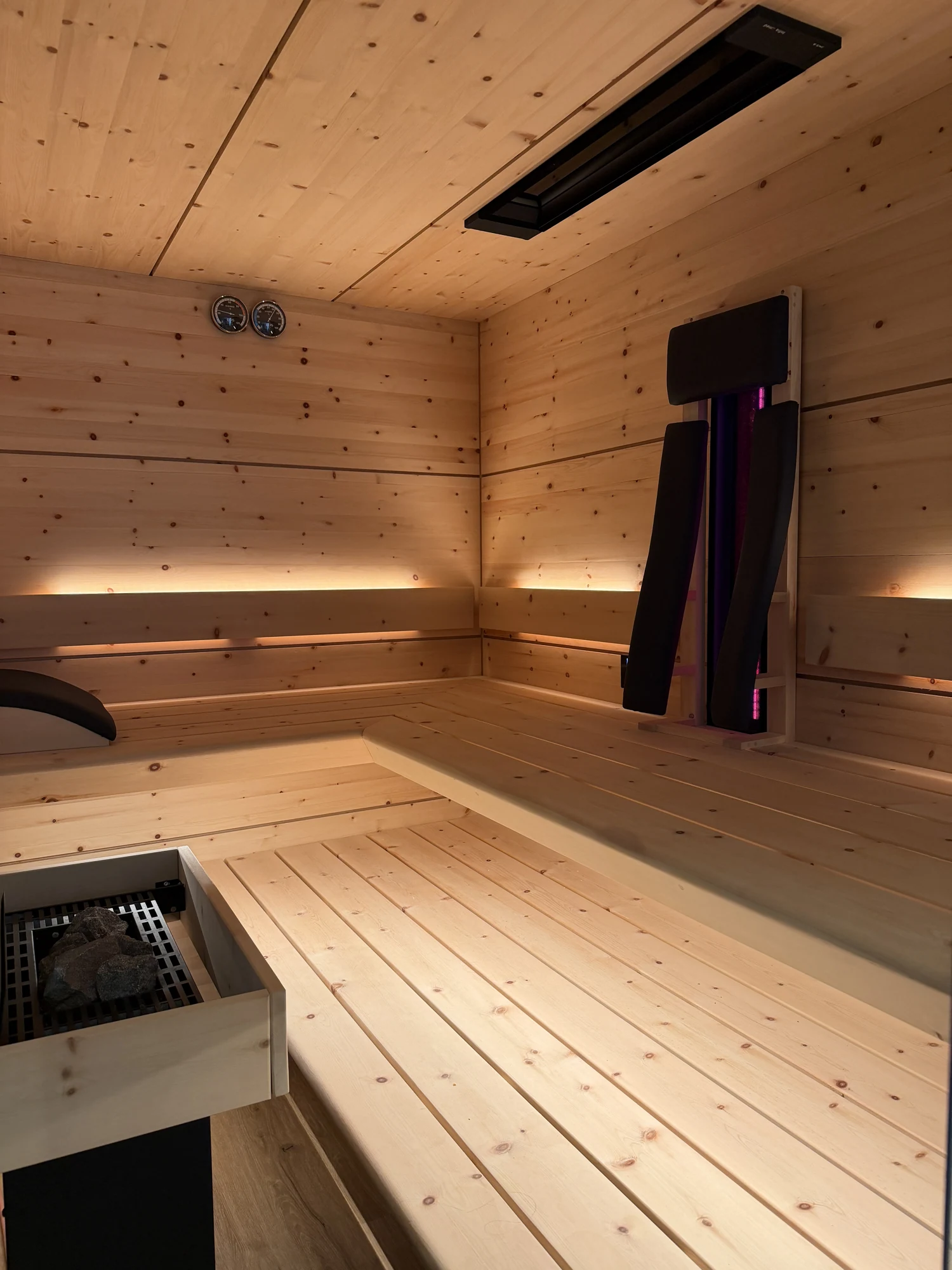 polarholz-athen-aura-5-eck-sauna-zirbe-ganzglasfront image 5