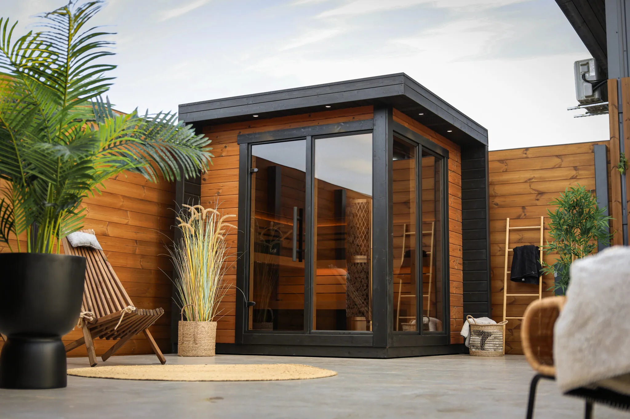 leil-patio-s-gartensauna-239x239x240-fichte-thermoholz image 3