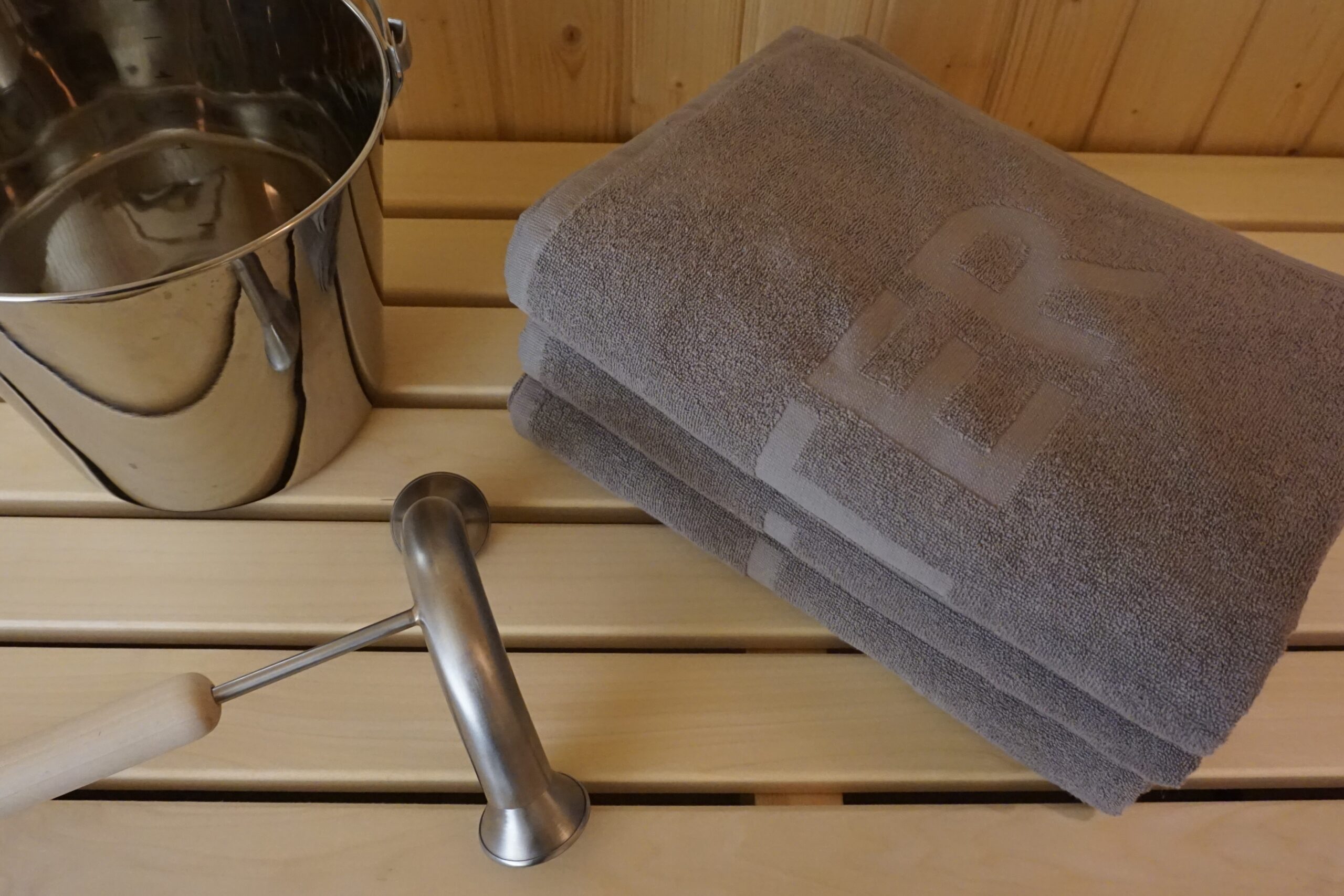 sauna-matti-weltmeistertuch-aufgusstuch-taupe image 2