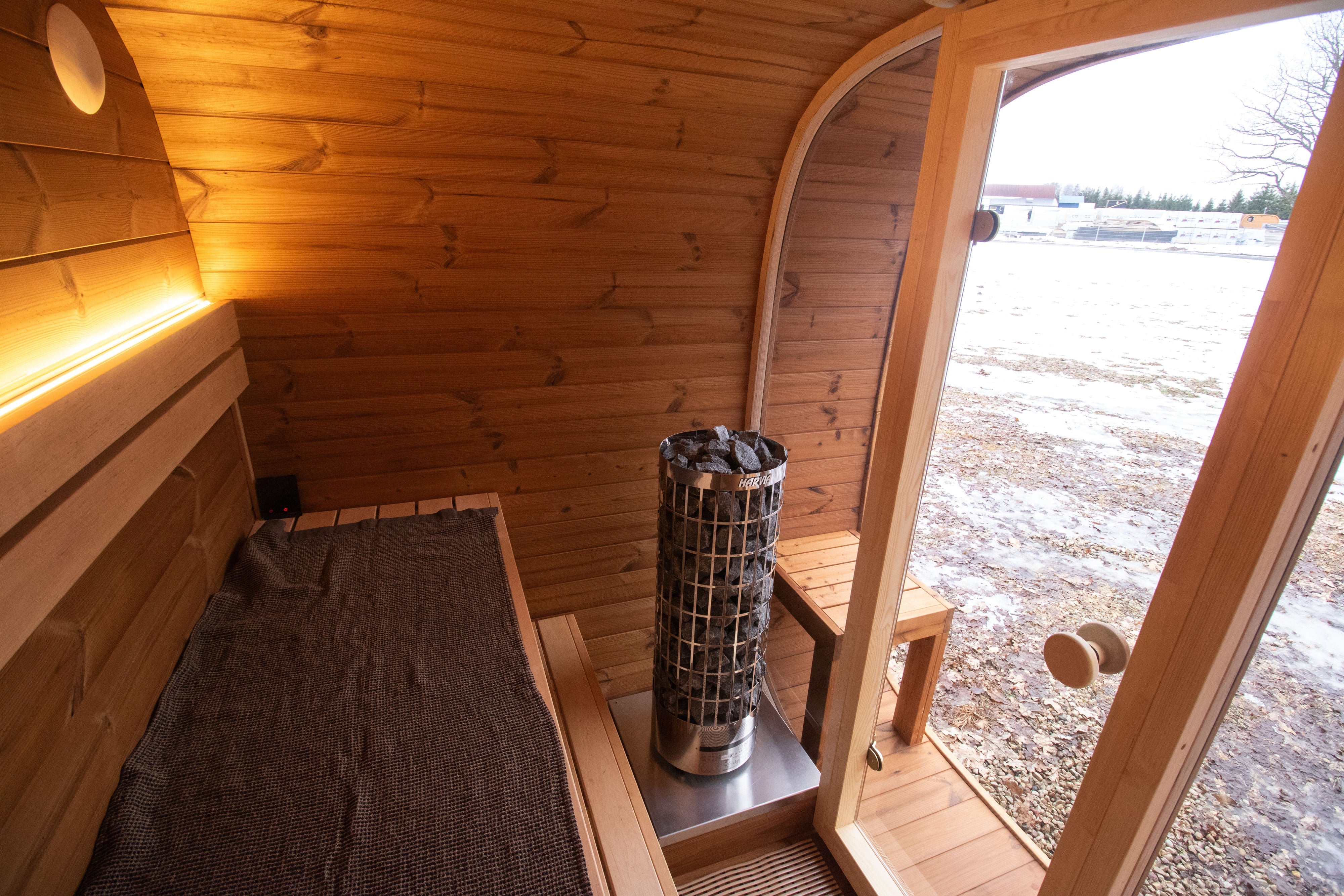 leil-dice-comfy-gartensauna-thermoholz-2-4-m-veranda image 8