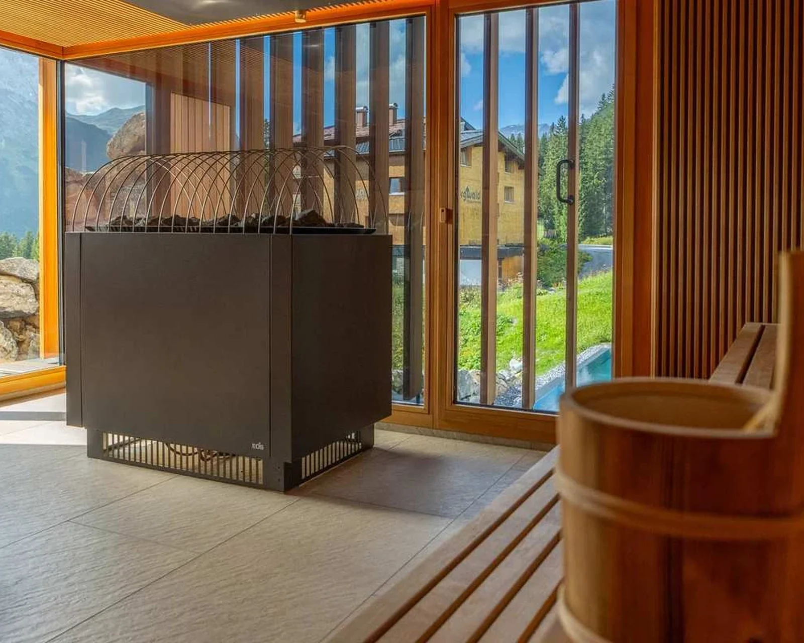 eos-mega-hd-saunaofen-42-72-kw-gewerbe-150-kg image 1