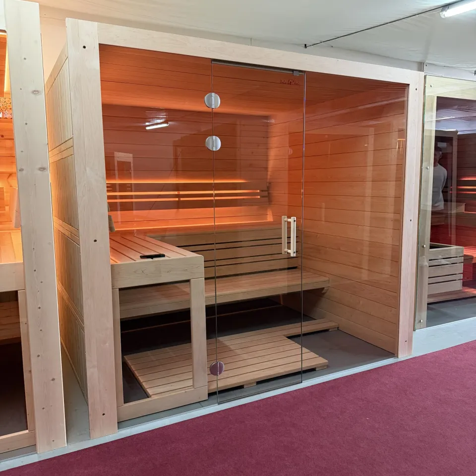 polarholz-kristall-innensauna-erlenholz-glasfront-240x200-ausstellung image 1