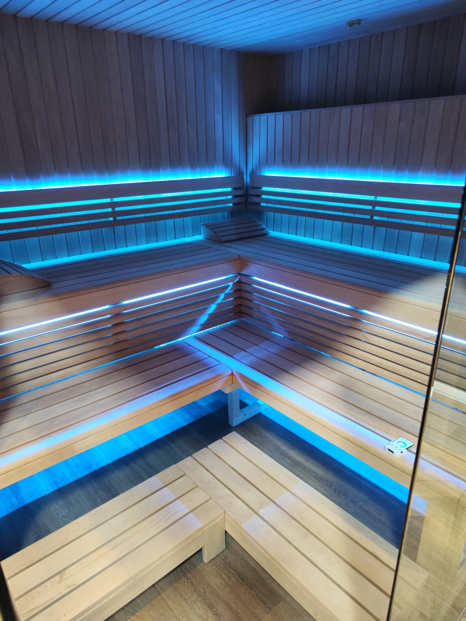 polarholz-gewerbliche-sauna-erle-300x250-6-7-personen image 5