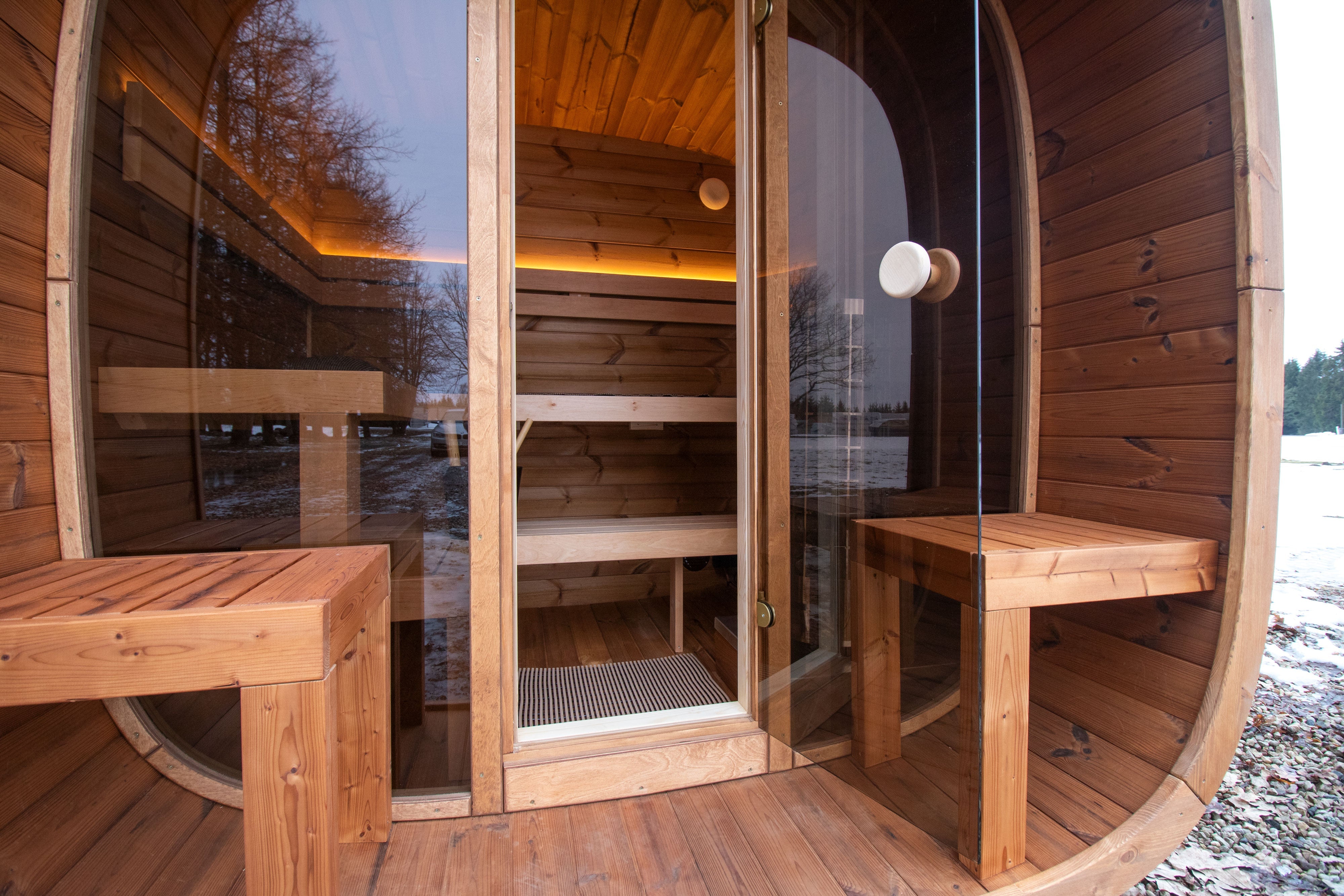 leil-dice-comfy-gartensauna-thermoholz-2-4-m-veranda image 5