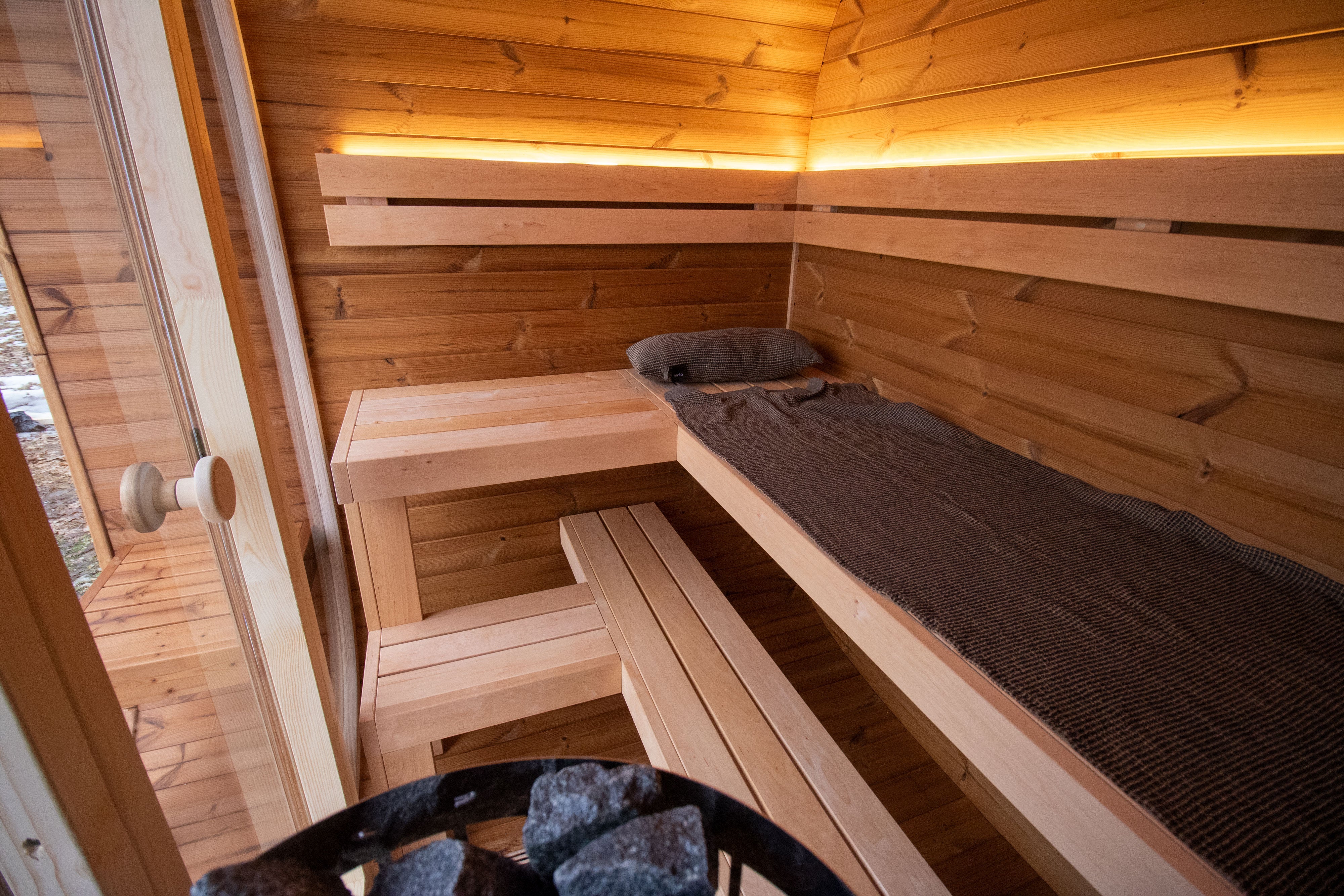 leil-dice-comfy-gartensauna-thermoholz-2-4-m-veranda image 7
