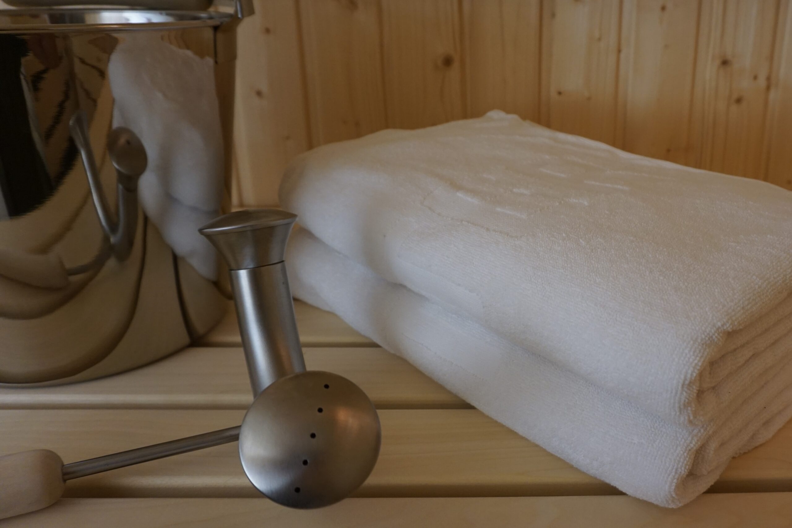 sauna-matti-aufgusst-cher-aufgusstuch-weltmeister-saunatuch image 2