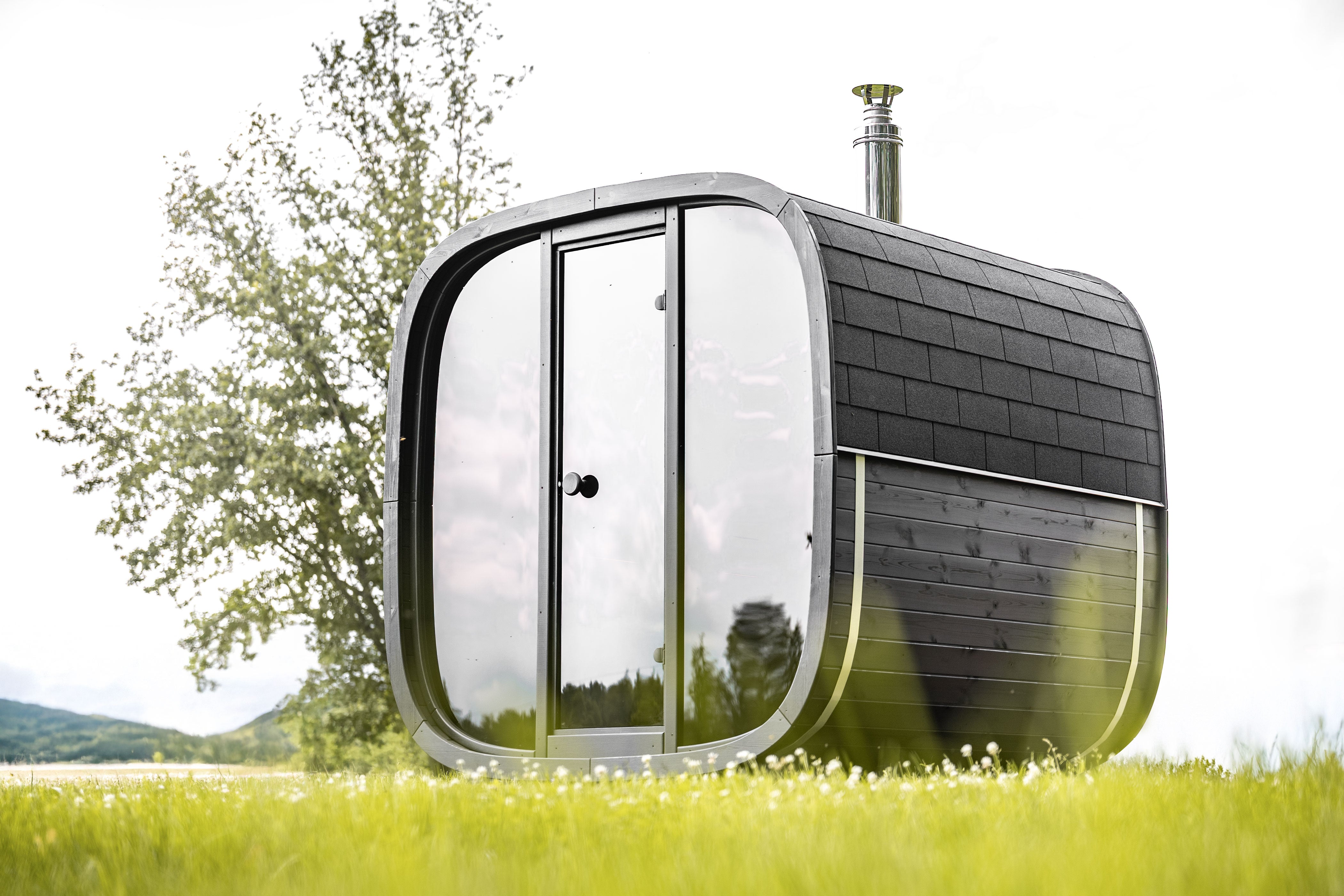 leil-black-cube-comfort-gartensauna-6-personen-schwarz-glasfront image 8