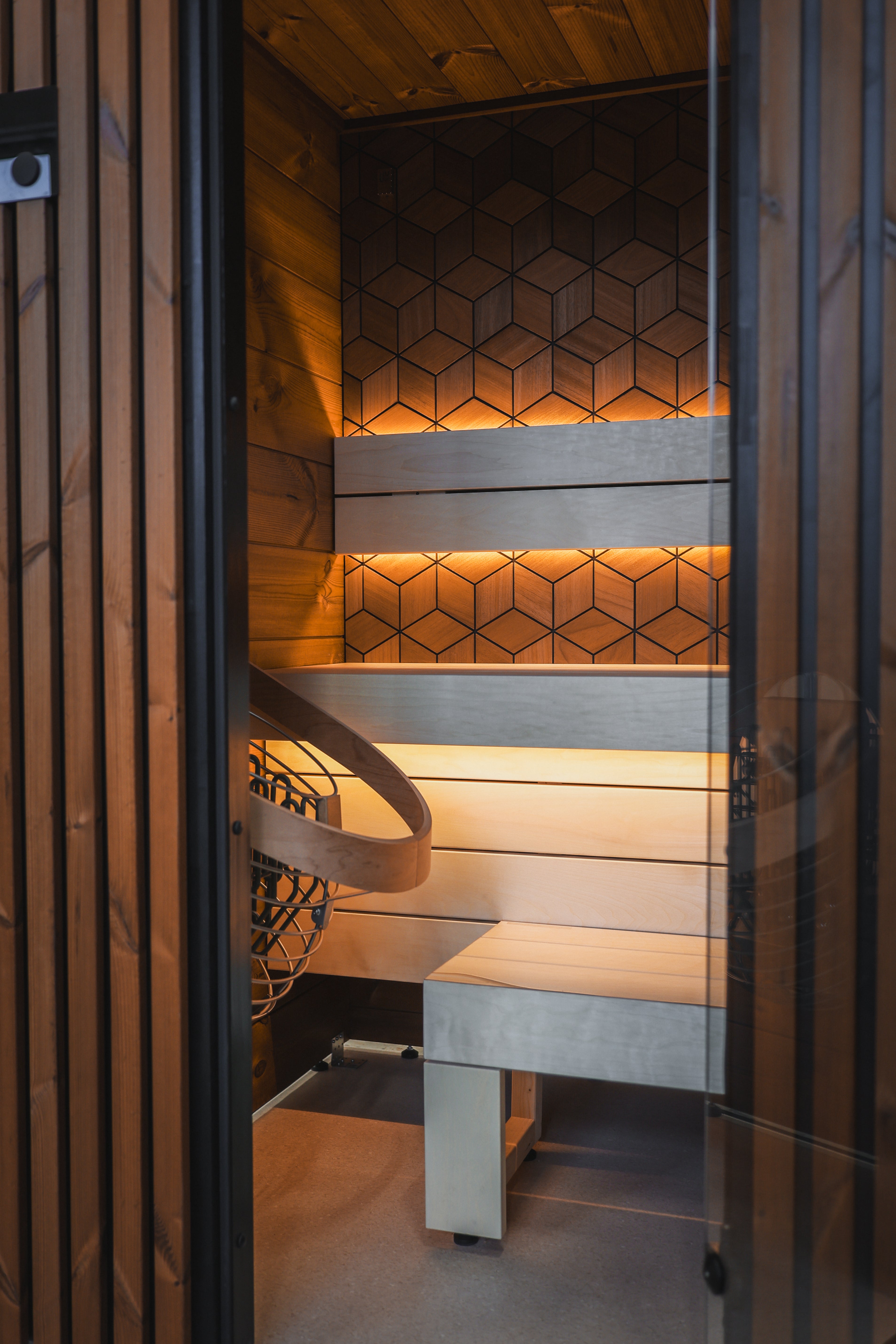 leil-como-120-innensauna-122x131x208-cm-thermoholz image 8