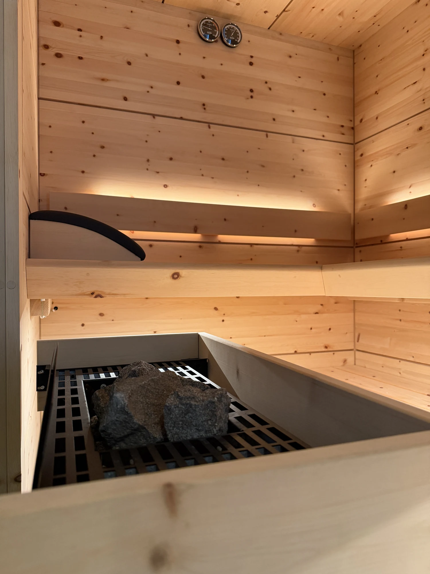 polarholz-athen-aura-5-eck-sauna-zirbe-ganzglasfront image 6
