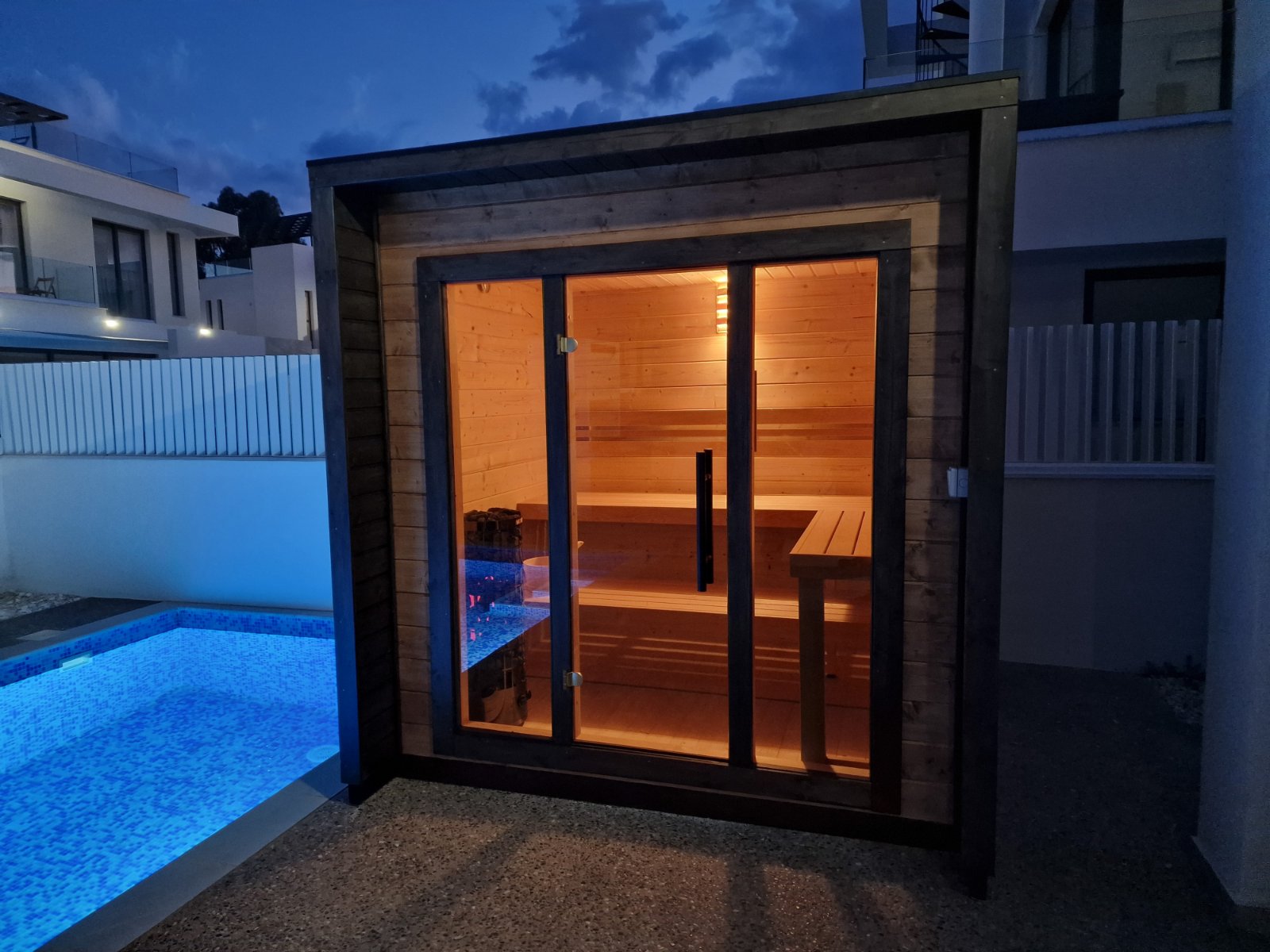 leil-patio-xs-gartensauna-thermoholz-234x209x240-cm image 7
