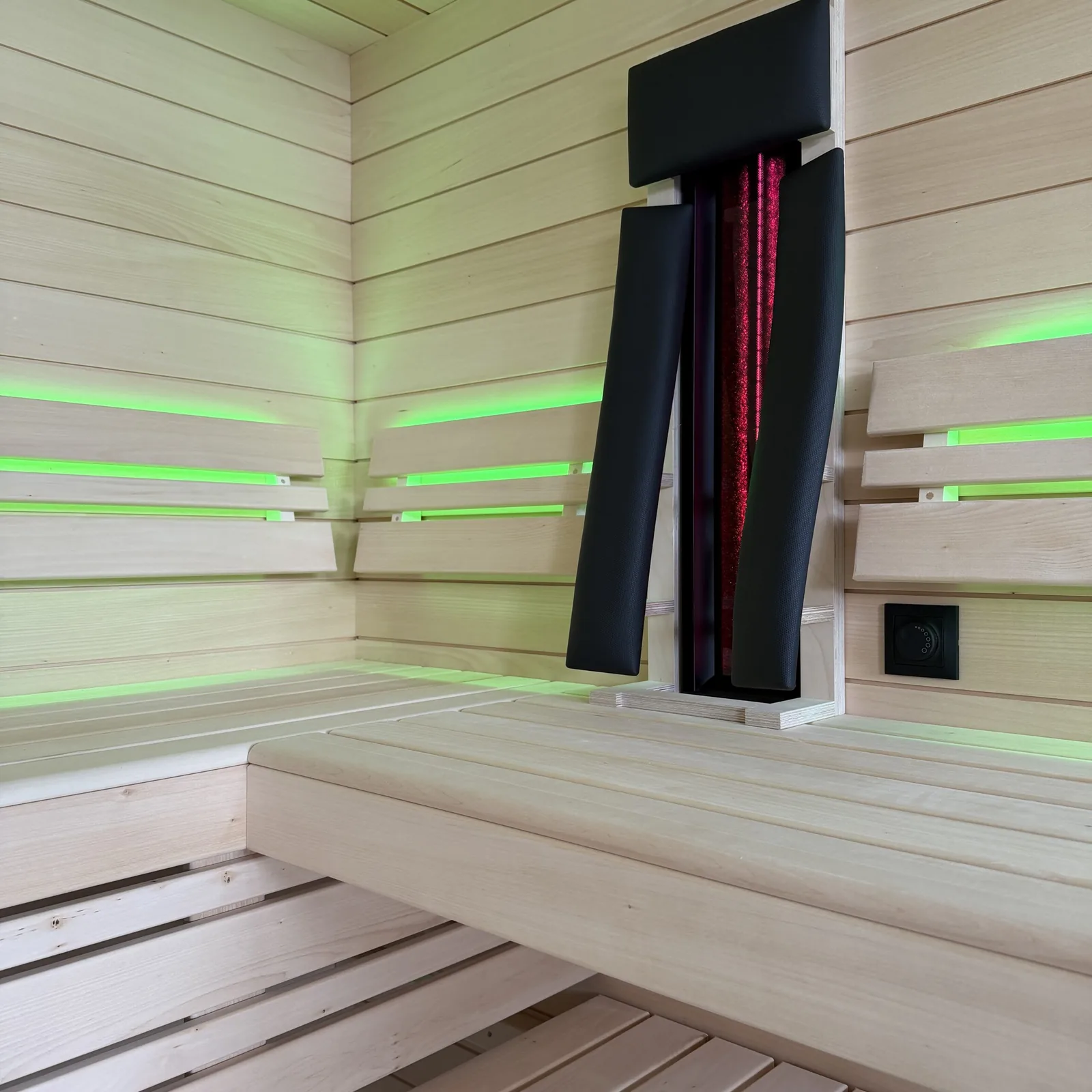 polarholz-athen-innensauna-lindenholz-190x196-prestige image 3